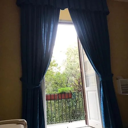 Panzió La Breccia A Porta Pia