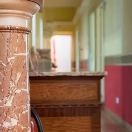 La Breccia A Porta Pia Bed & Breakfast Roma