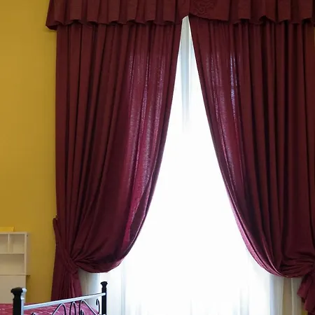 Bed & Breakfast La Breccia A Porta Pia