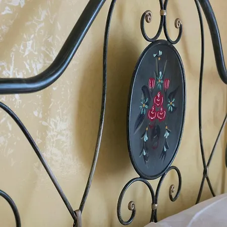 La Breccia A Porta Pia Bed & Breakfast