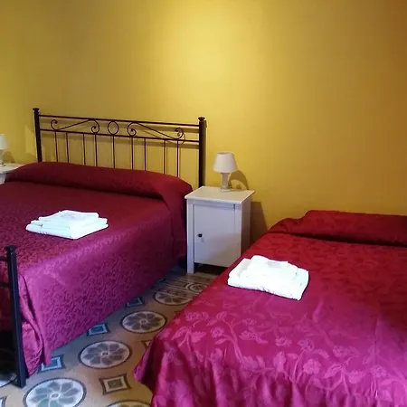 La Breccia A Porta Pia Bed & Breakfast